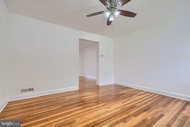 5 CARDINAL RD, Baltimore, MD 21221