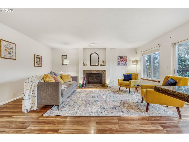 15975 Se MARY ANN Ln, Milwaukie, OR 97267