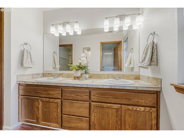 15975 Se MARY ANN Ln, Milwaukie, OR 97267