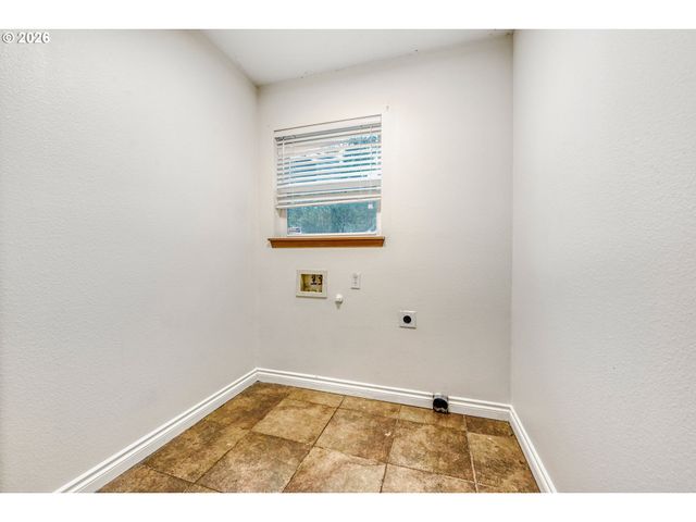 15975 Se MARY ANN Ln, Milwaukie, OR 97267