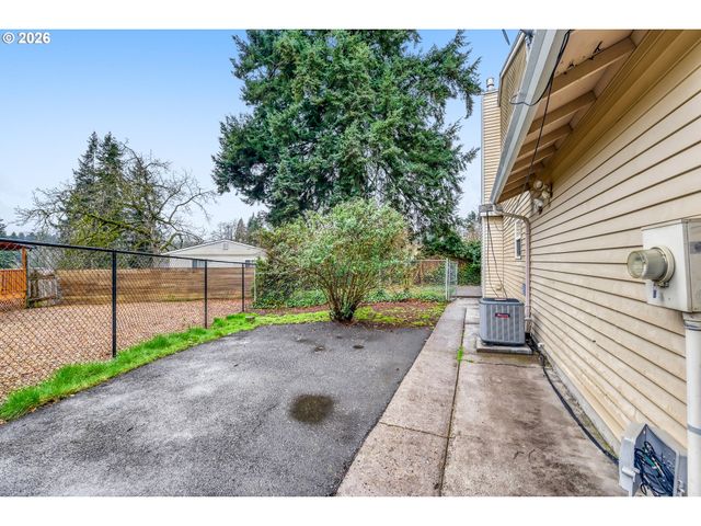 15975 Se MARY ANN Ln, Milwaukie, OR 97267