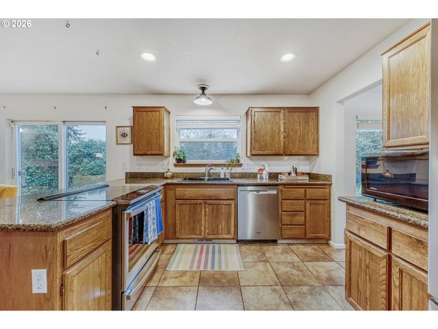 15975 Se MARY ANN Ln, Milwaukie, OR 97267