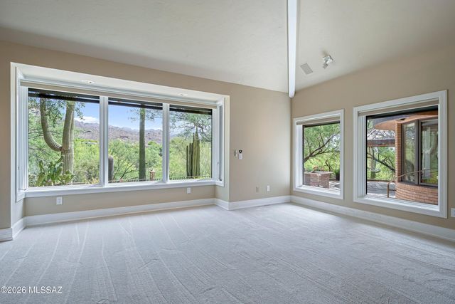 6200 N Desert Moon Loop, Tucson, AZ 85750