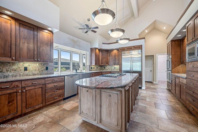 6200 N Desert Moon Loop, Tucson, AZ 85750