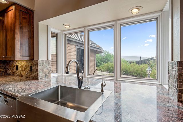 6200 N Desert Moon Loop, Tucson, AZ 85750