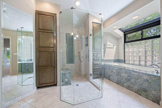 6200 N Desert Moon Loop, Tucson, AZ 85750