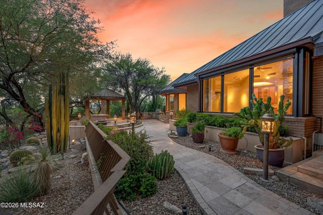 6200 N Desert Moon Loop, Tucson, AZ 85750