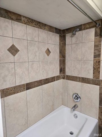 725 Lillian Avenue, Fort Wayne, IN 46808