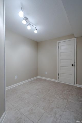 725 Lillian Avenue, Fort Wayne, IN 46808