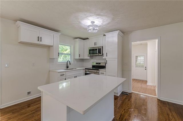 8285 Hemlock Drive, Jonesboro, GA 30238