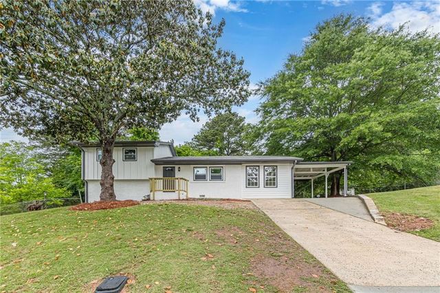 8285 Hemlock Drive, Jonesboro, GA 30238