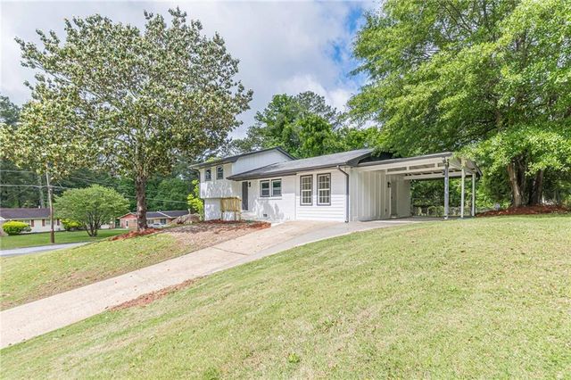 8285 Hemlock Drive, Jonesboro, GA 30238