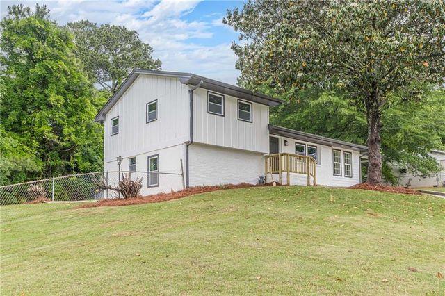 8285 Hemlock Drive, Jonesboro, GA 30238