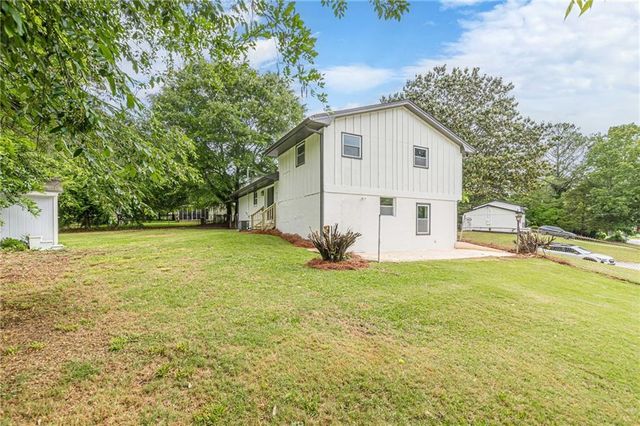 8285 Hemlock Drive, Jonesboro, GA 30238