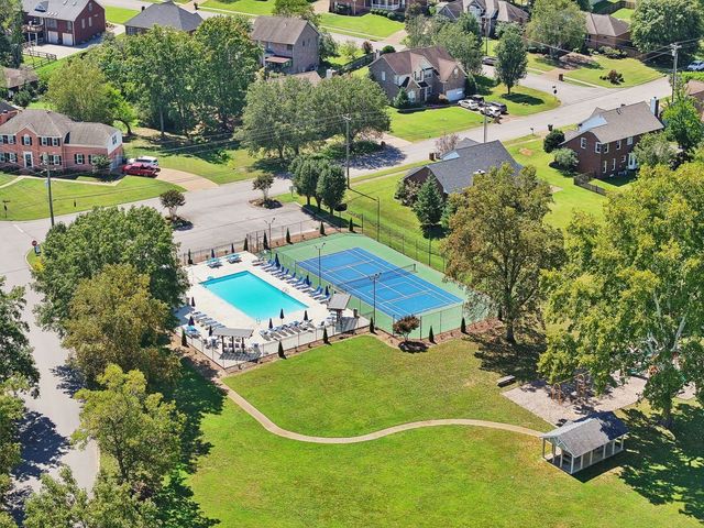 2402 Brookstone Pl, Mount Juliet, TN 37122