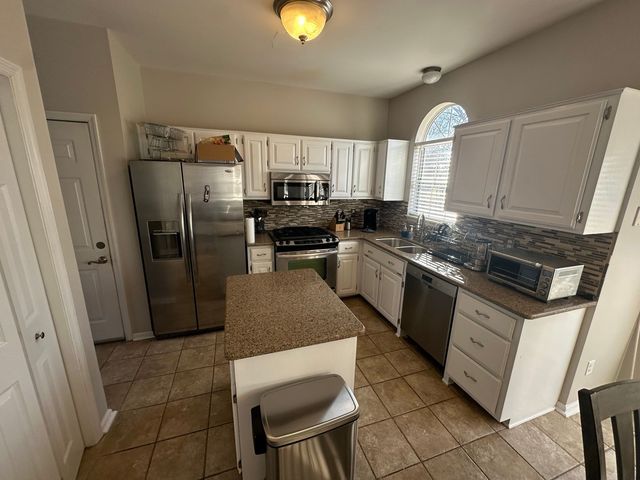 2402 Brookstone Pl, Mount Juliet, TN 37122