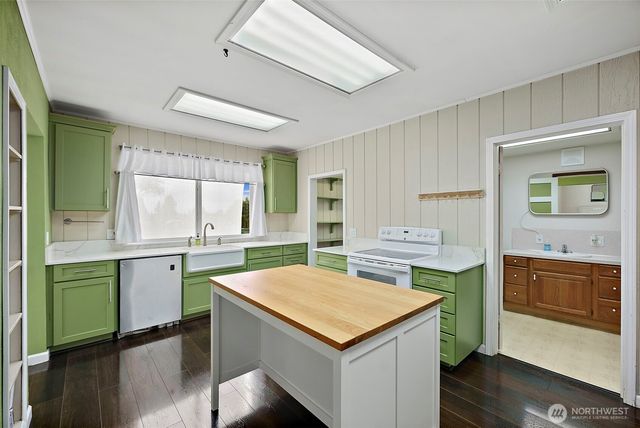7640 Yakima Avenue, Tacoma, WA 98408