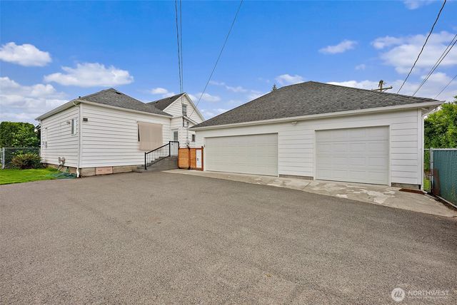 7640 Yakima Avenue, Tacoma, WA 98408