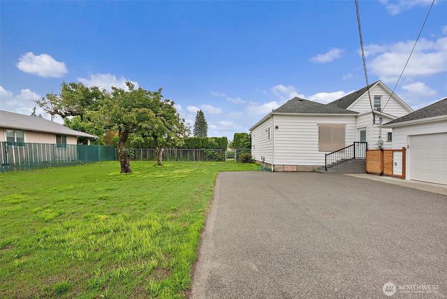 7640 Yakima Avenue, Tacoma, WA 98408