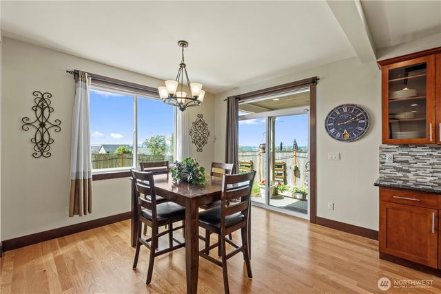 6916 37th Place NE, Marysville, WA 98270