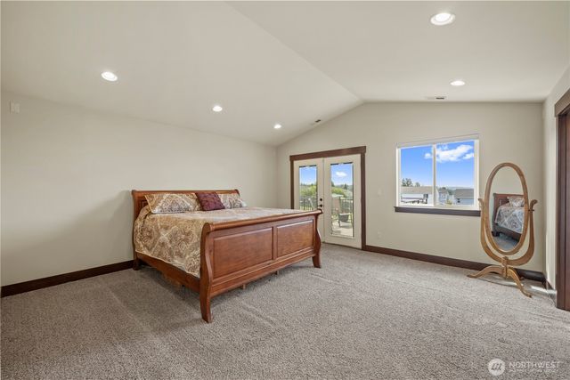 6916 37th Place NE, Marysville, WA 98270