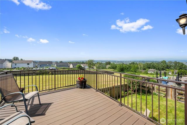6916 37th Place NE, Marysville, WA 98270