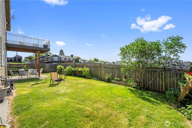 6916 37th Place NE, Marysville, WA 98270
