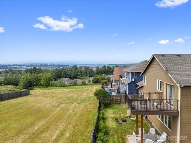 6916 37th Place NE, Marysville, WA 98270