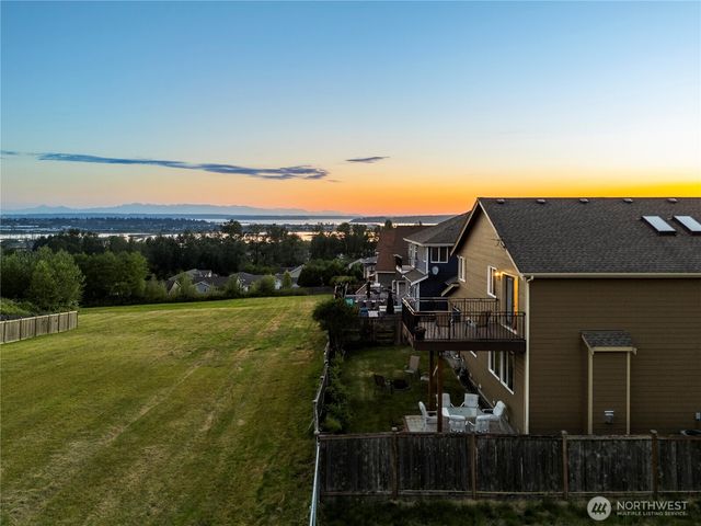 6916 37th Place NE, Marysville, WA 98270
