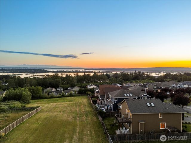 6916 37th Place NE, Marysville, WA 98270