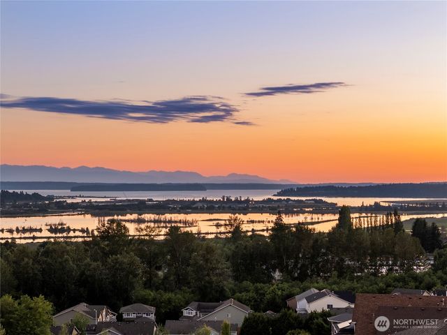 6916 37th Place NE, Marysville, WA 98270