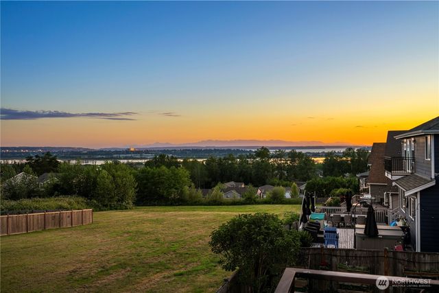 6916 37th Place NE, Marysville, WA 98270