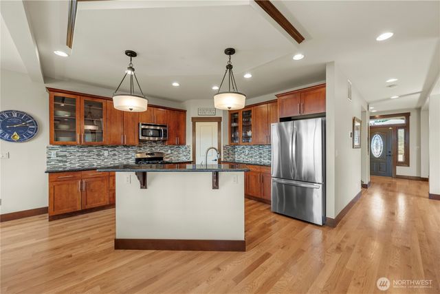 6916 37th Place NE, Marysville, WA 98270