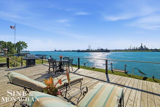 69 Gratiot Boulevard, Marysville, MI 48040
