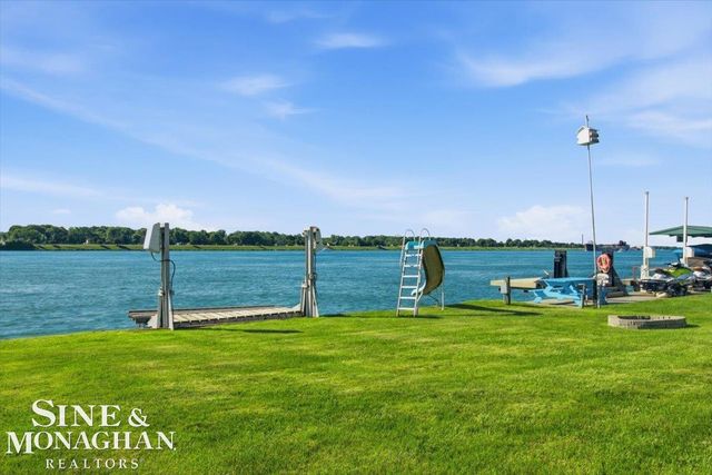 69 Gratiot Boulevard, Marysville, MI 48040