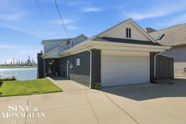 69 Gratiot Boulevard, Marysville, MI 48040