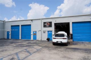7215 NW 41st St H, Miami, FL 33166