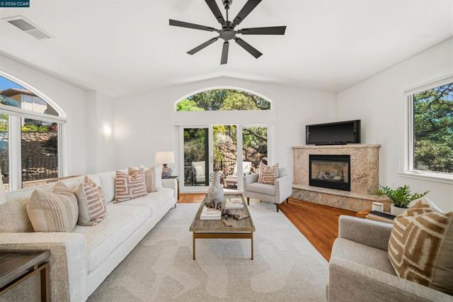 554 Oakshire Pl, Alamo, CA 94507