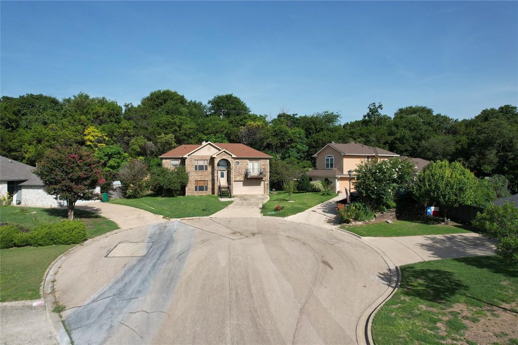 1500 Chardonnay DR, Harker Heights, TX 76548