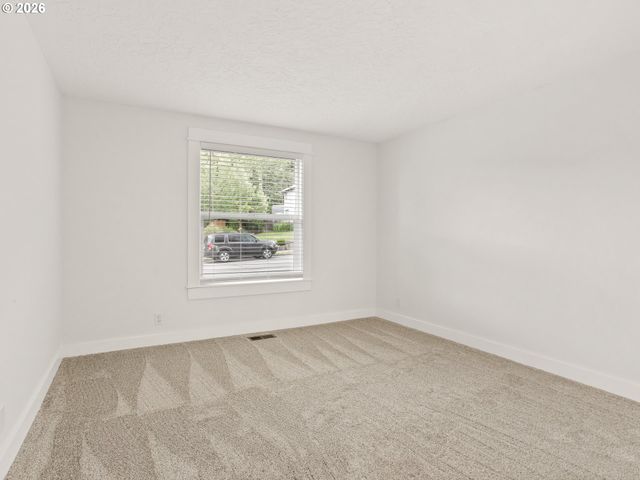 1409 Sw CHASTAIN Ave, Gresham, OR 97080