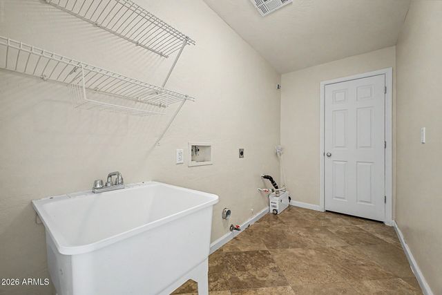 2447 E LARKSPUR Drive, Phoenix, AZ 85032