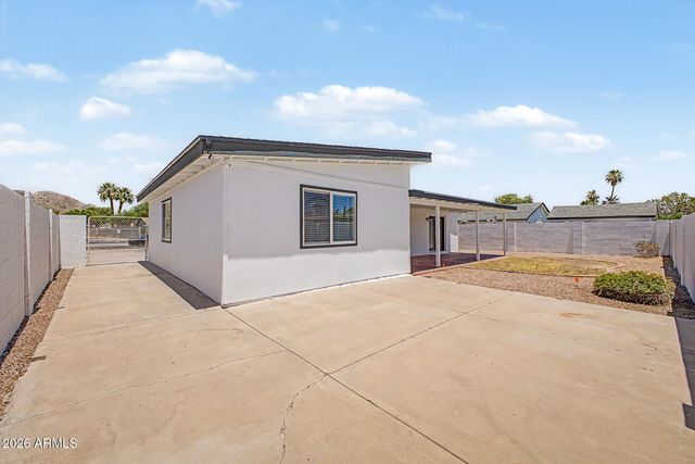 2447 E LARKSPUR Drive, Phoenix, AZ 85032