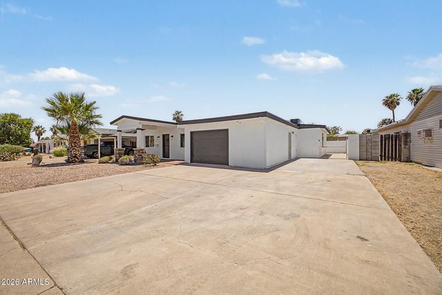 2447 E LARKSPUR Drive, Phoenix, AZ 85032