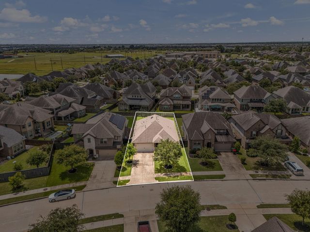 915 Abelia Avenue, Richmond, TX 77406