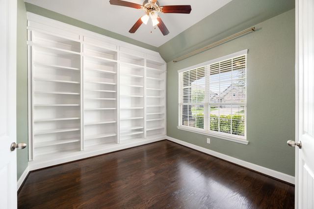915 Abelia Avenue, Richmond, TX 77406