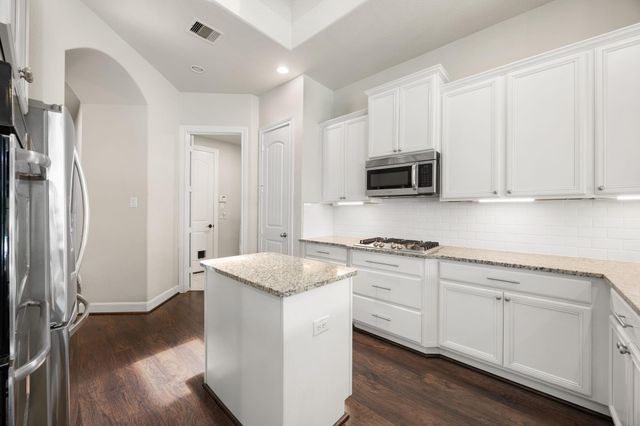 915 Abelia Avenue, Richmond, TX 77406