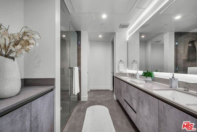 728 N Sweetzer Avenue 112, West Hollywood, CA 90069