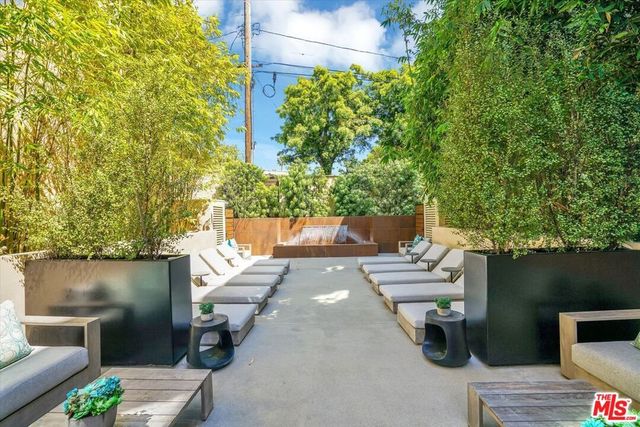 728 N Sweetzer Avenue 112, West Hollywood, CA 90069