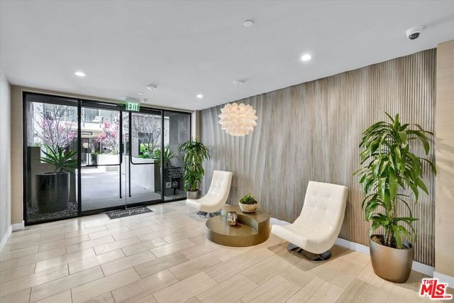 728 N Sweetzer Avenue 112, West Hollywood, CA 90069