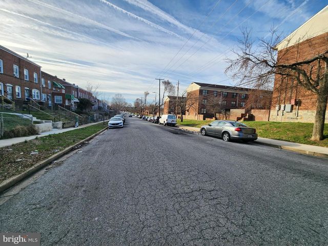2723 ROUND RD, Baltimore, MD 21225